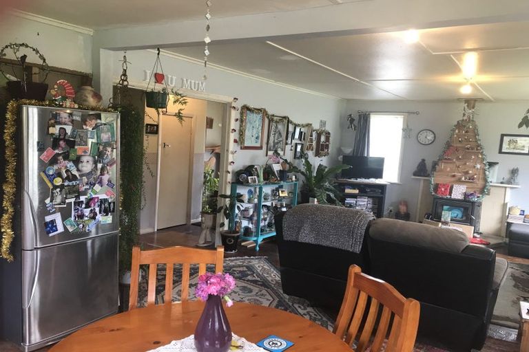 Photo of property in 16 Whio Street, Pongaroa, 4991