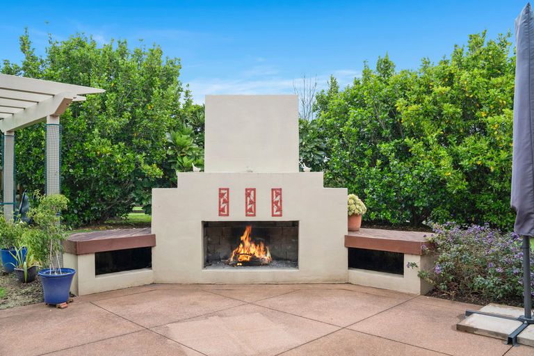 Photo of property in 2a Masters Road, Waiuku, 2681