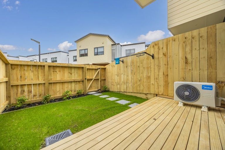 Photo of property in 7/35 Young Crescent, Drury, 2113