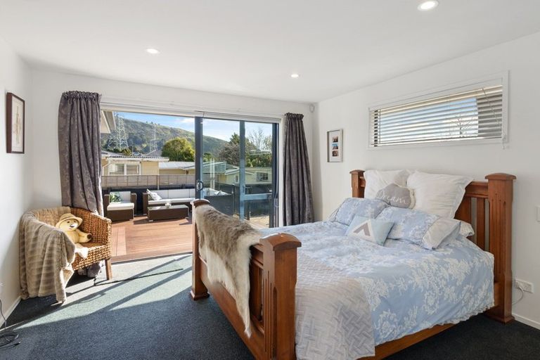 Photo of property in 8 Laing Crescent, Heathcote Valley, Christchurch, 8022