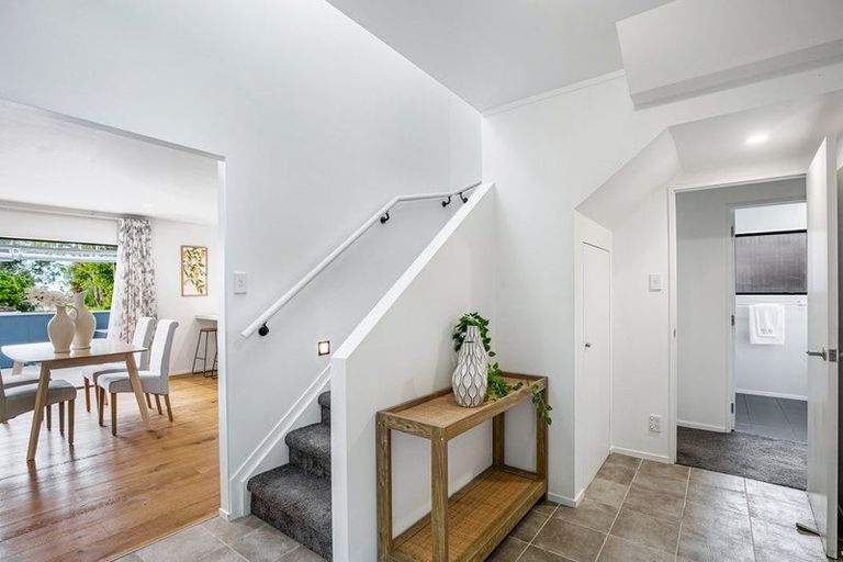 Photo of property in 2/1 Hatherlow Street, Glenfield, Auckland, 0629