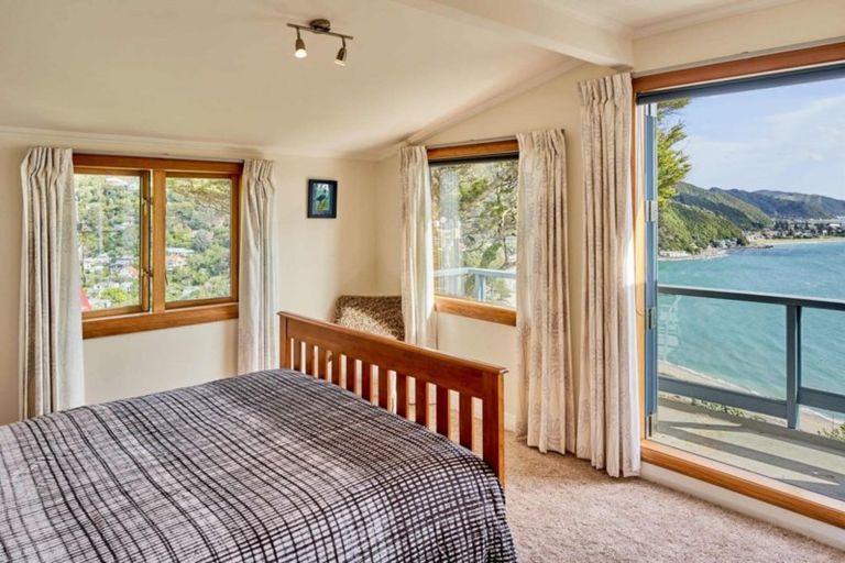 Photo of property in 46 Ferry Road, Days Bay, Lower Hutt, 5013