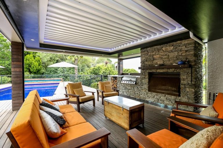 Photo of property in 531 South Road, Omata, New Plymouth, 4374