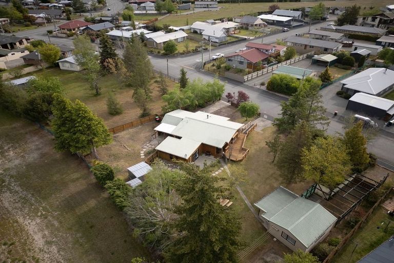 Photo of property in 10 Glencairn Road, Twizel, 7901