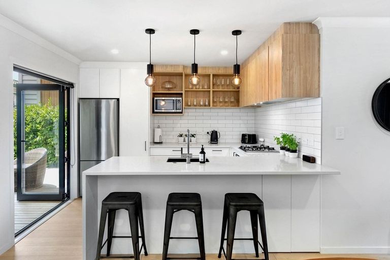 Photo of property in 125b Point Chevalier Road, Point Chevalier, Auckland, 1022