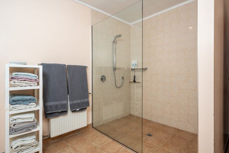 Photo of property in 35 Chilton Drive, Paraparaumu, 5032