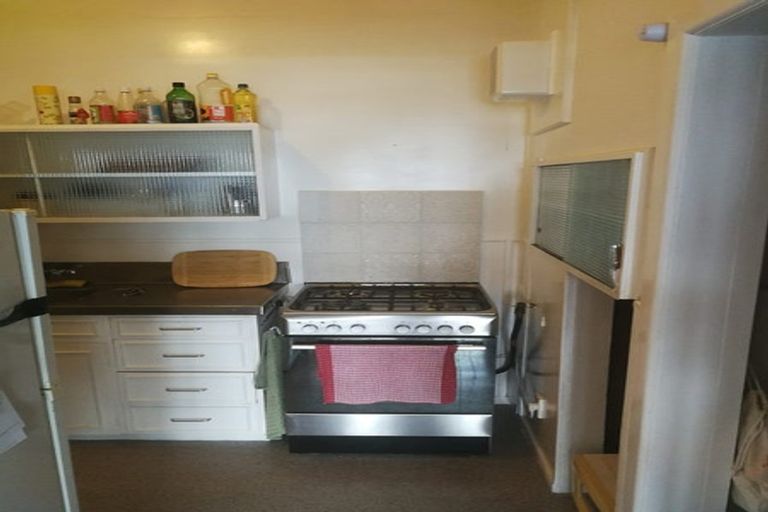 Photo of property in 2 Queens Drive, Kilbirnie, Wellington, 6022