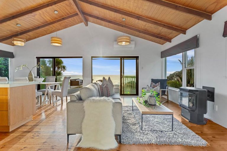 Photo of property in 26 Edwin Mitchelson Road, Muriwai, Waimauku, 0881