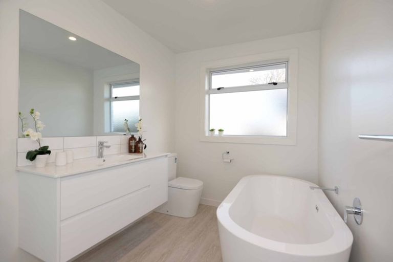 Photo of property in 290 Westminster Street, Mairehau, Christchurch, 8013