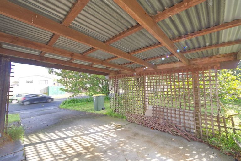 Photo of property in 103 Ennis Avenue, Pakuranga Heights, Auckland, 2010