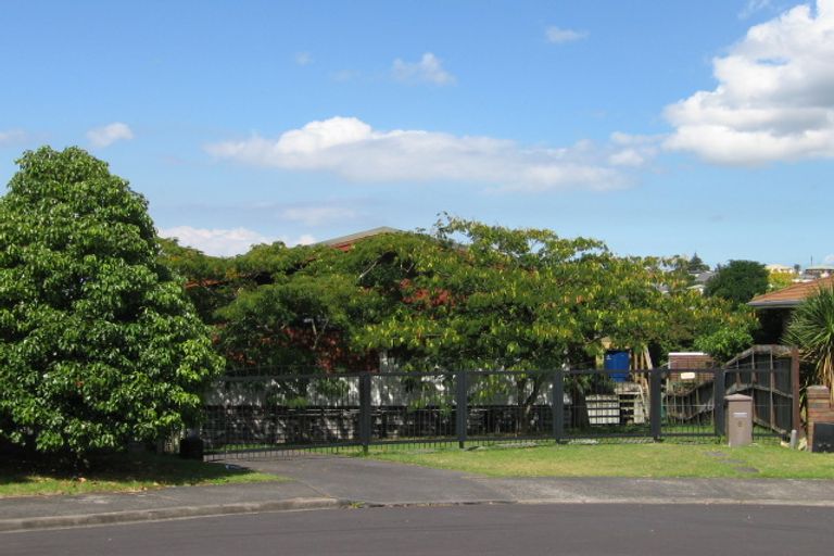 Photo of property in 6 Farr Road, West Harbour, Auckland, 0618