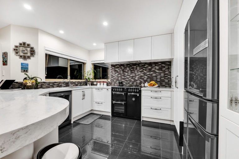 Photo of property in 2b Sackville Street, Fitzroy, New Plymouth, 4312