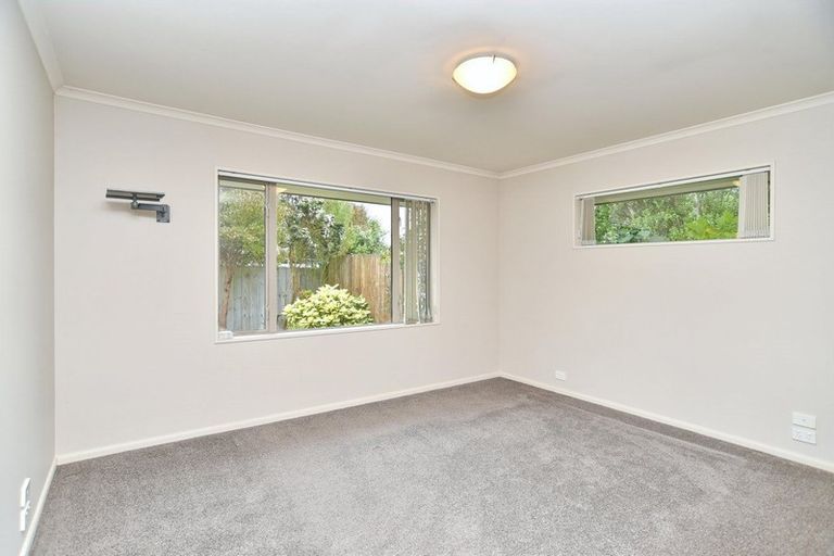 Photo of property in 9 Scarlet Lane, Redwood, Christchurch, 8051