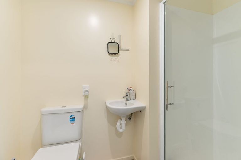 Photo of property in 80 Highland Park Drive, Highland Park, Auckland, 2010