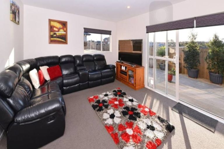 Photo of property in 108 Popokatea Drive, Takanini, 2112