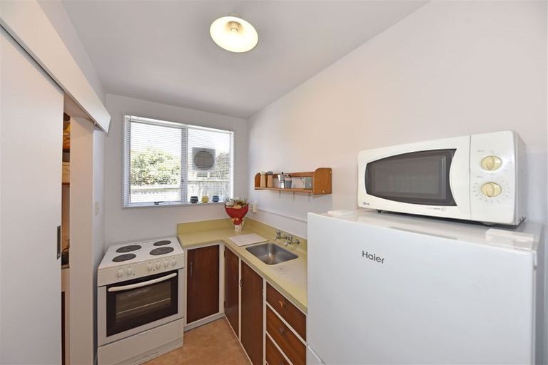 Photo of property in 3/69 Thackeray Place, Waltham, Christchurch, 8023