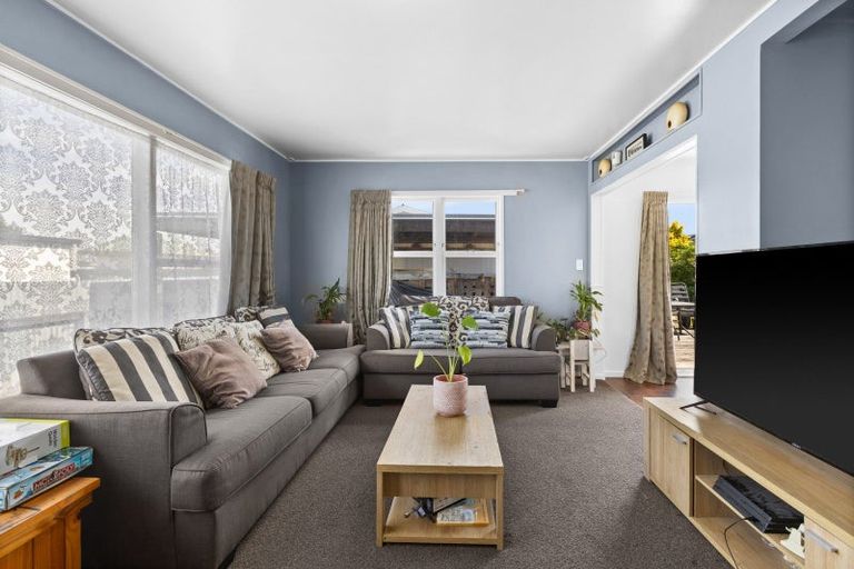 Photo of property in 19 Oldham Avenue, Onekawa, Napier, 4110