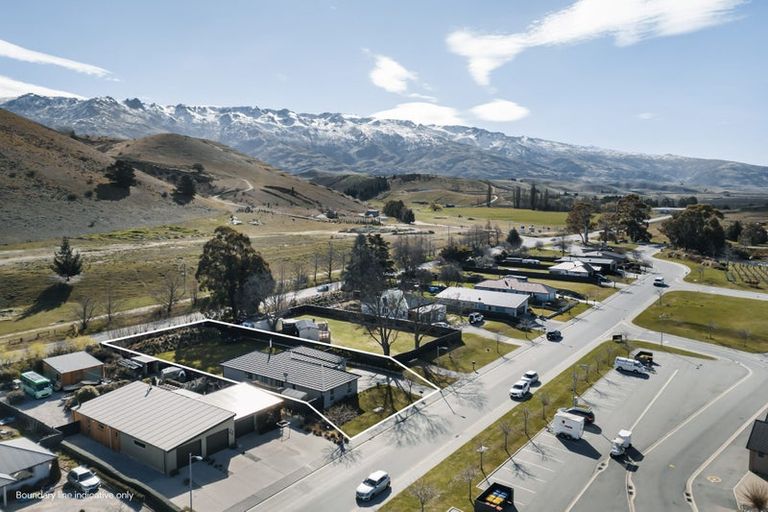 Photo of property in 20 Perriam Place, Mount Pisa, Cromwell, 9383