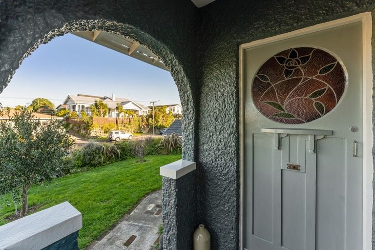 Photo of property in 16 Birdwood Avenue, Moturoa, New Plymouth, 4310