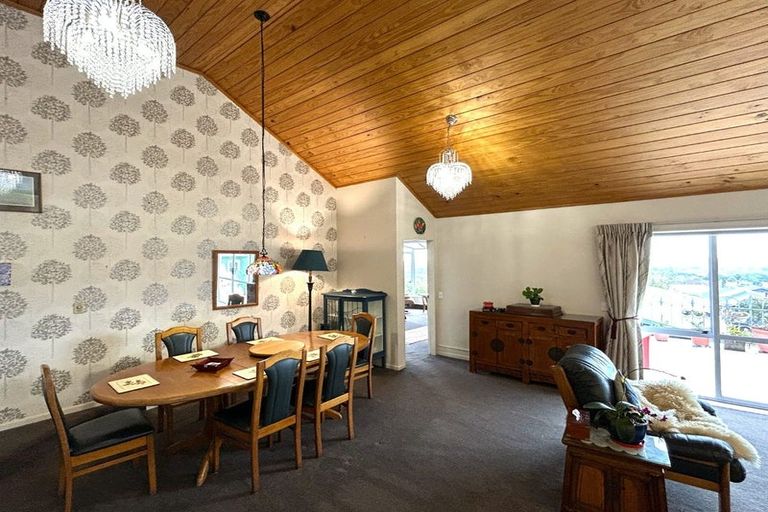 Photo of property in 49 Kakariki Grove, Waikanae, 5036