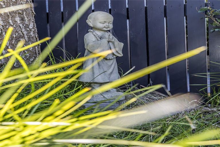 Photo of property in 18 Kapekape Place, Pukerua Bay, 5026