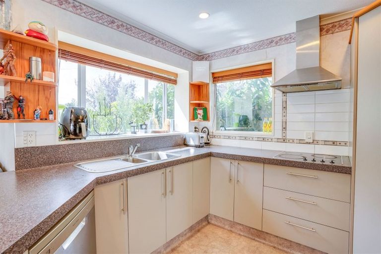 Photo of property in 2 Thoresby Mews, Avonhead, Christchurch, 8042