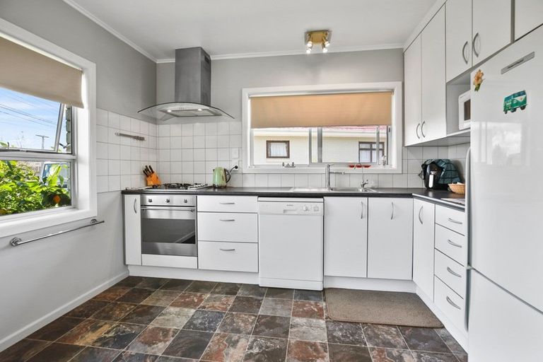 Photo of property in 31 Storey Avenue, Forest Lake, Hamilton, 3200