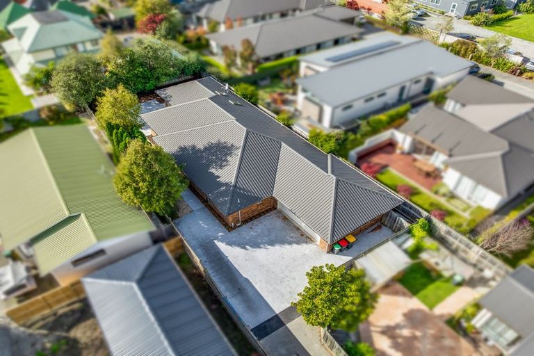 Photo of property in 92 Condell Avenue, Papanui, Christchurch, 8053