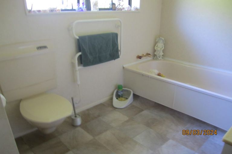 Photo of property in 24 Wairiri Street, Ohau, Levin, 5570