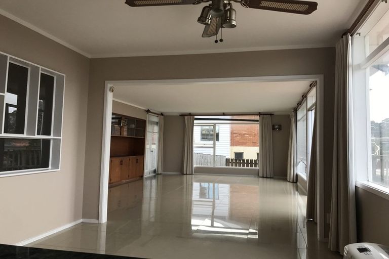 Photo of property in 20 Grenada Avenue, Forrest Hill, Auckland, 0620