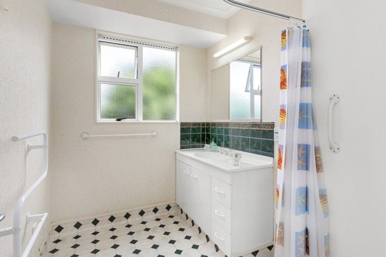 Photo of property in 1 Collins Avenue, Te Awamutu, 3800