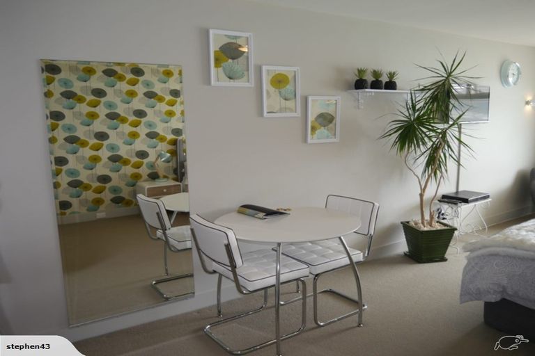 Photo of property in The Capital, 28/370 Oriental Parade, Oriental Bay, Wellington, 6011