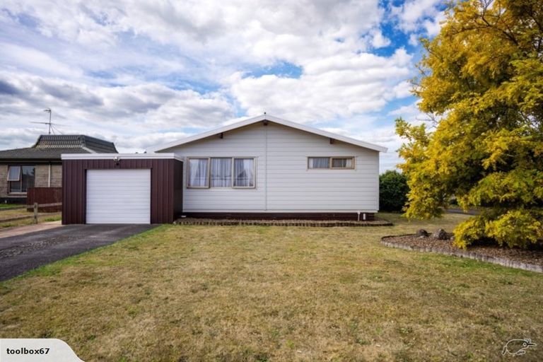 Photo of property in 28 Meachen Terrace, Waiuku, 2123