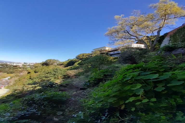 Photo of property in 39 Harbour View Road, Northland, Wellington, 6012