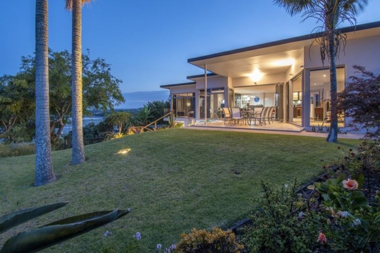 Photo of property in 5 Tinopai Drive, Omokoroa, 3114