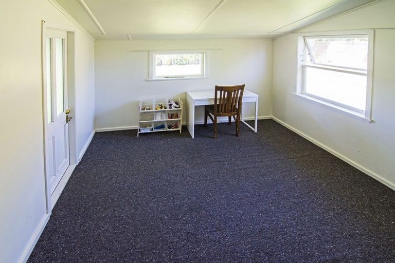 Photo of property in 8 Hughan Place, Carterton, 5713