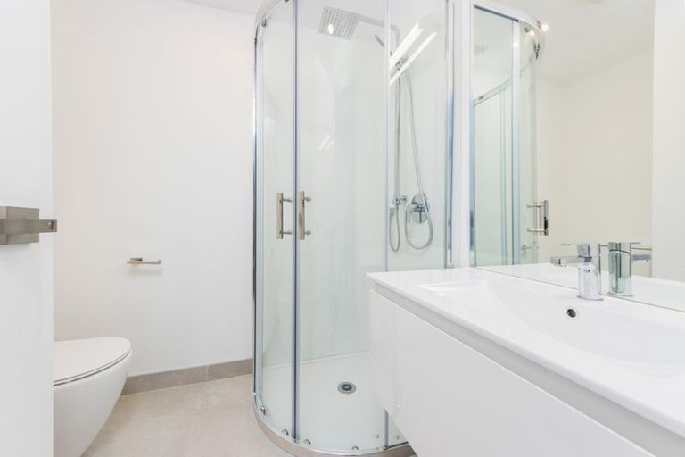 Photo of property in 3 Mokopiko Court, Beach Haven, Auckland, 0626