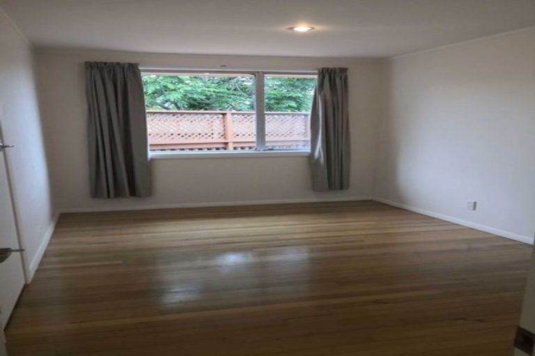 Photo of property in 13 Borrowdace Avenue, Botany Downs, Auckland, 2010