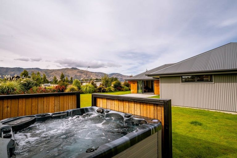 Photo of property in 13 Brewster Crescent, Lake Hawea, Wanaka, 9382