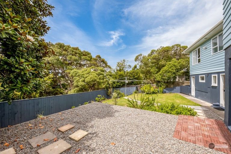 Photo of property in 8 Cedar Street, Maungaraki, Lower Hutt, 5010