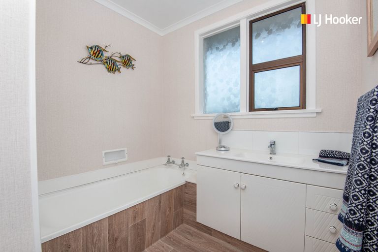 Photo of property in 5 Duthie Street, Milton, 9220