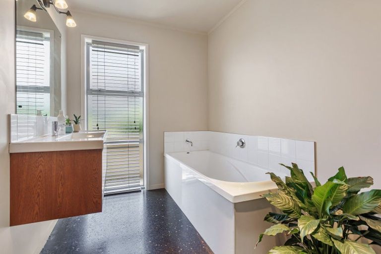 Photo of property in 61 Karamea Street, Whalers Gate, New Plymouth, 4310