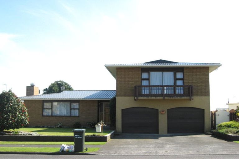 Photo of property in 23 Puketotara Street, Highlands Park, New Plymouth, 4312