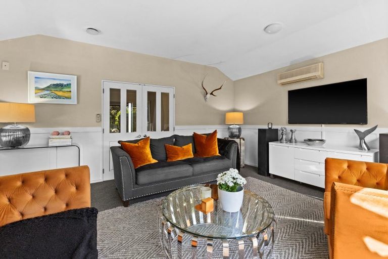 Photo of property in 24 Fairview Place, Havelock North, 4130