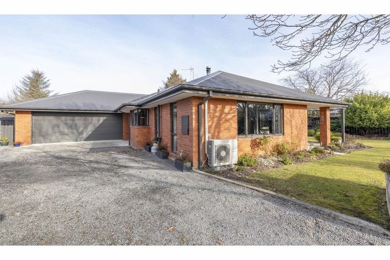 Photo of property in 10 Kowhai Street, Oxford, 7430