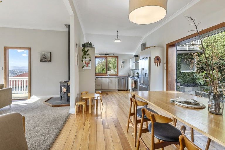 Photo of property in 118 Sutherland Road, Melrose, Wellington, 6023