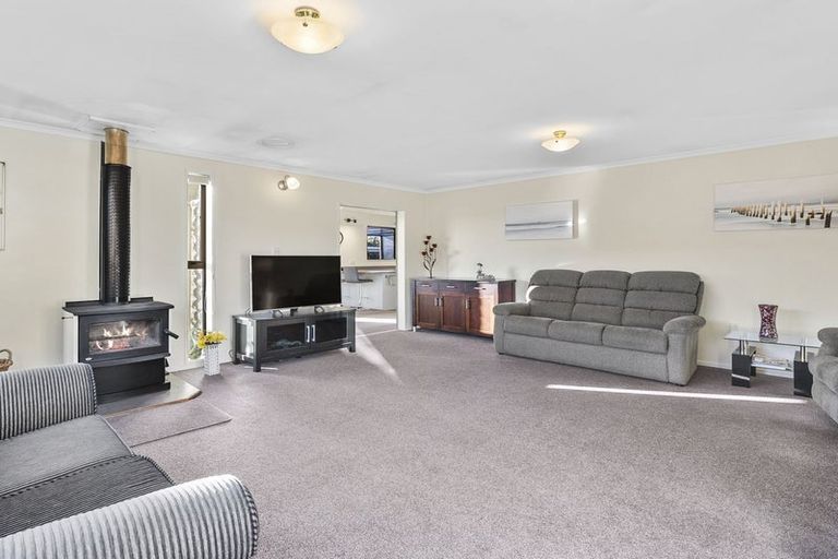 Photo of property in 13 Walnut Place, Mosgiel, 9024