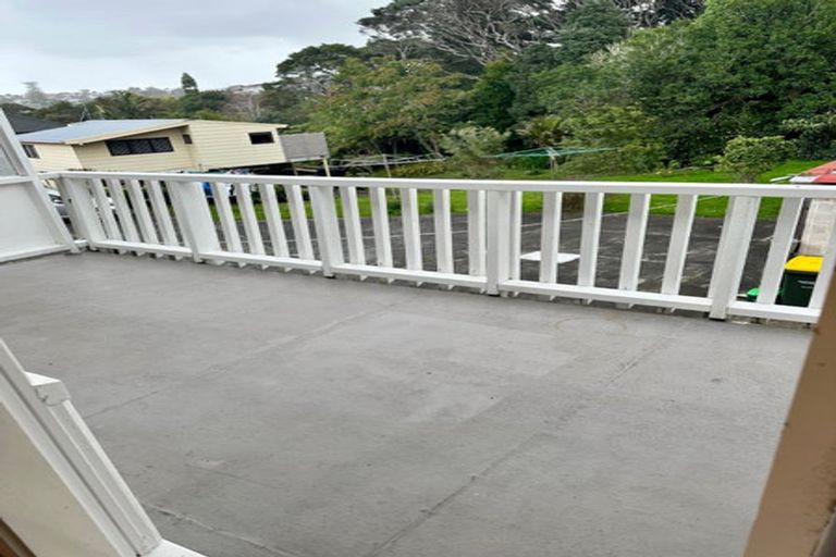 Photo of property in 1/88 Lake Road, Northcote, Auckland, 0627