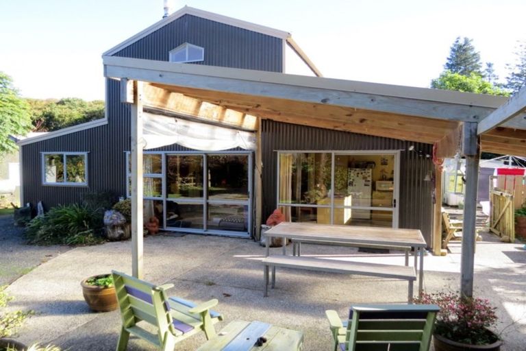 Photo of property in 475 Driving Creek Road, Coromandel, 3506