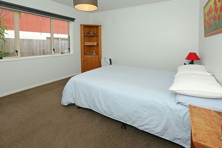 Photo of property in 5 Taitua Drive, Te Atatu South, Auckland, 0610